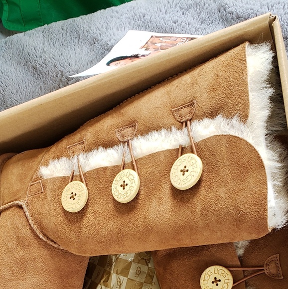 Womens Ugg Bailey Button Triplet Boots - Picture 2 of 8